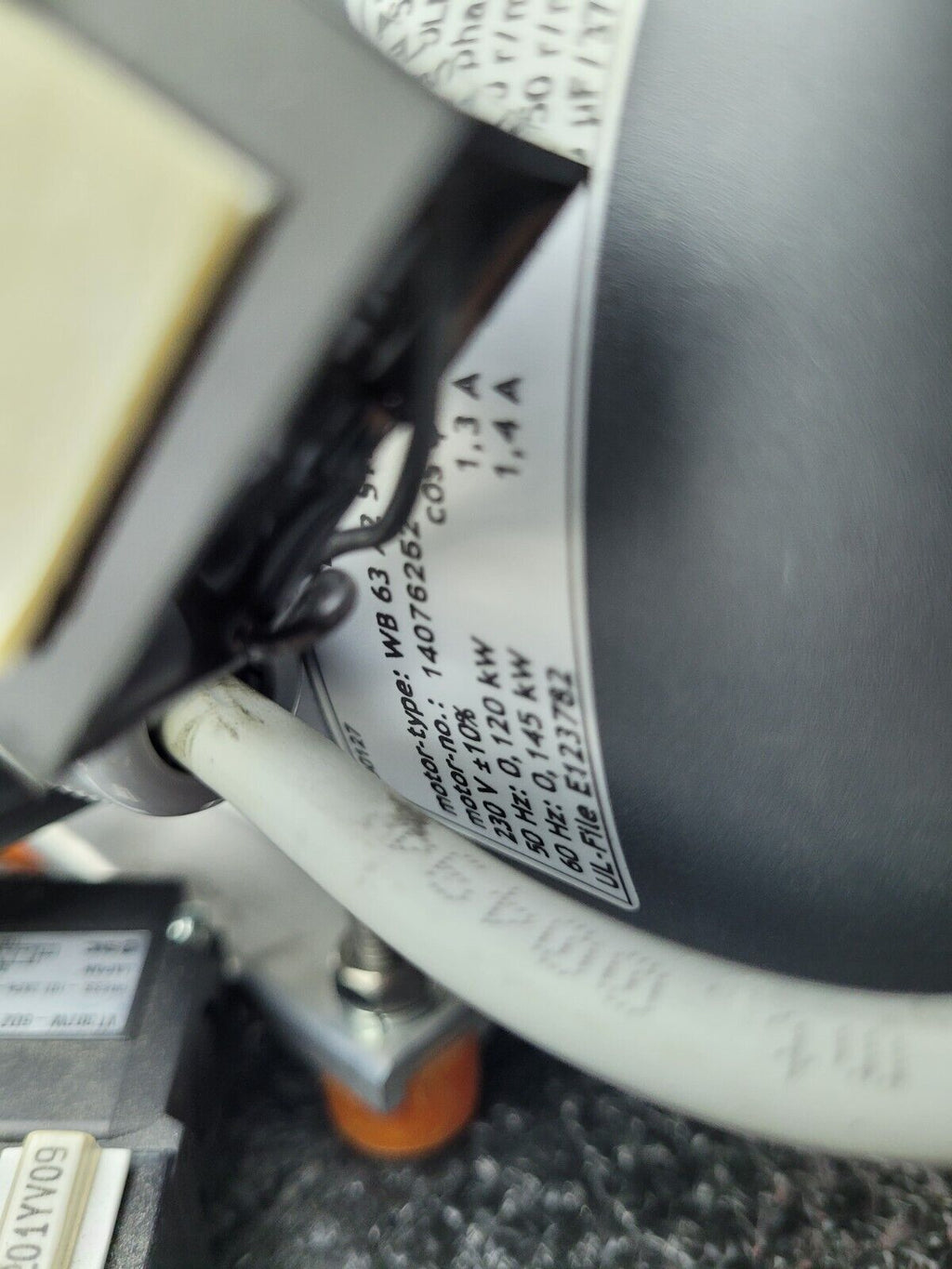 Thomas Picolino VTE3 Rotary Vane Vacuum Pump Compressor 230VAC 1PH w/ 4 Valves