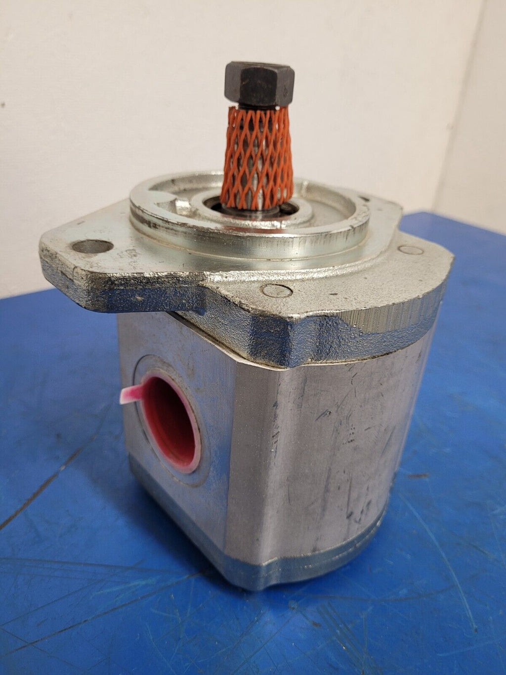 Haldex Barnes Gear Motor Hydraulic Pump 6400 1830510 New, has rust inside