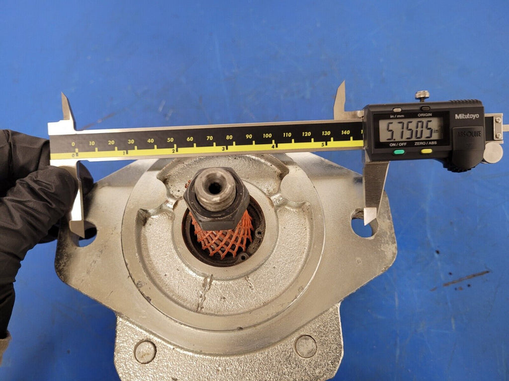 Haldex Barnes Gear Motor Hydraulic Pump 6400 1830510 New, has rust inside