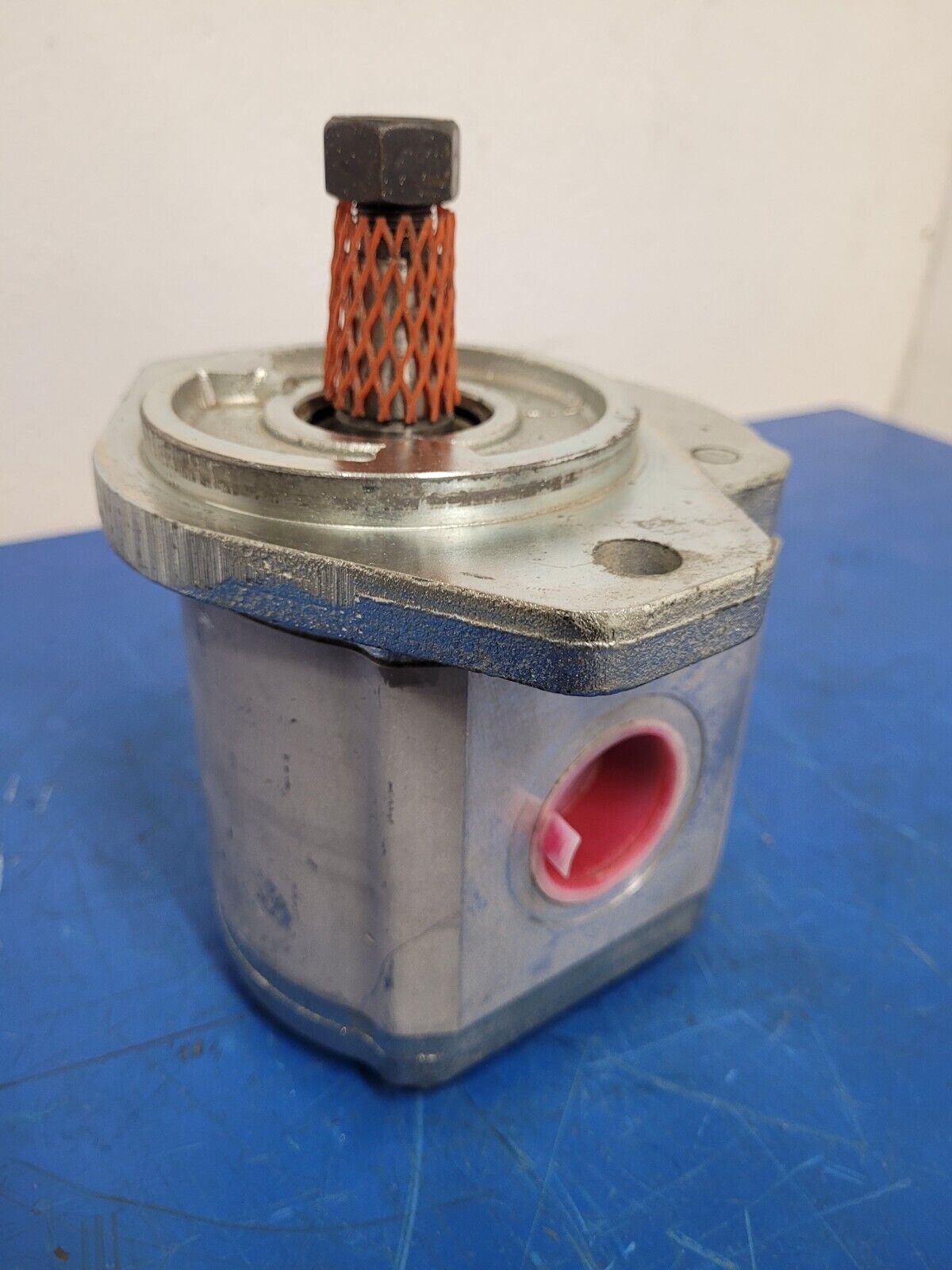 Haldex Barnes Gear Motor Hydraulic Pump 6400 1830510 New, has rust inside