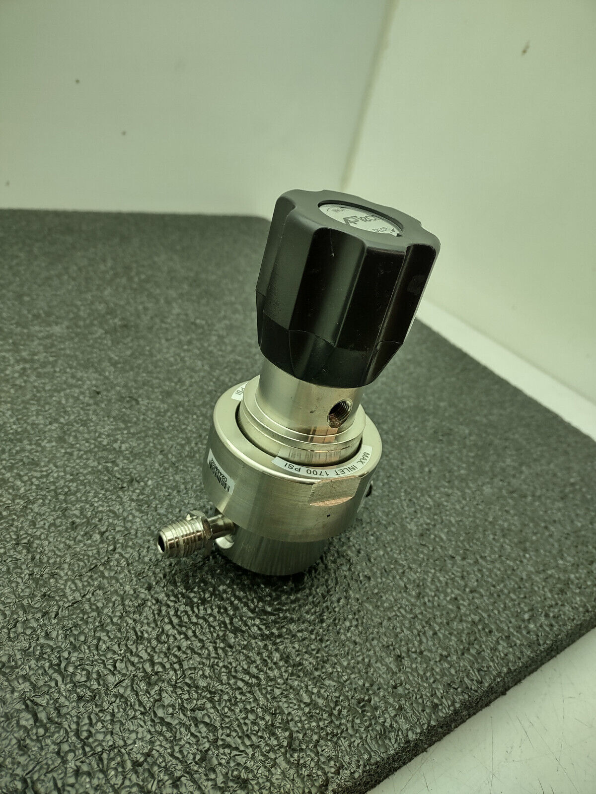 Aptech AP1210SM 2PW MV4 MV4 Diaphragm Regulator Valve 1700PSI Input 0-100PSI Out