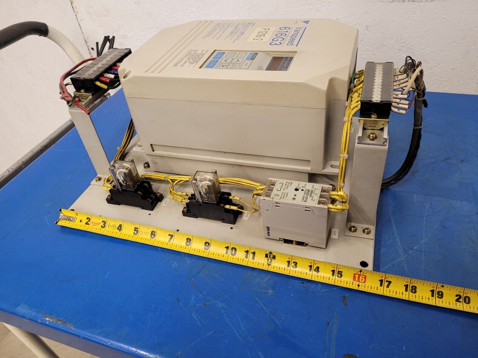 Yaskawa Varispeed 616G3 Inverter Motor Drive CIMR-G3A23P7 3PH 220VAC Input