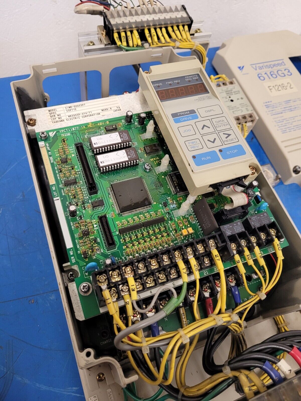 Yaskawa Varispeed 616G3 Inverter Motor Drive CIMR-G3A23P7 3PH 220VAC Input