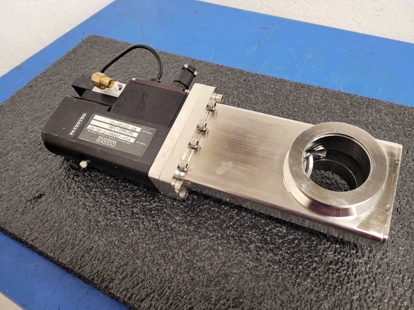 MDC KGV-2000V-P-01-07 2" KF-50 Solenoid Pneumatic High Vacuum Gate Valve Unit B