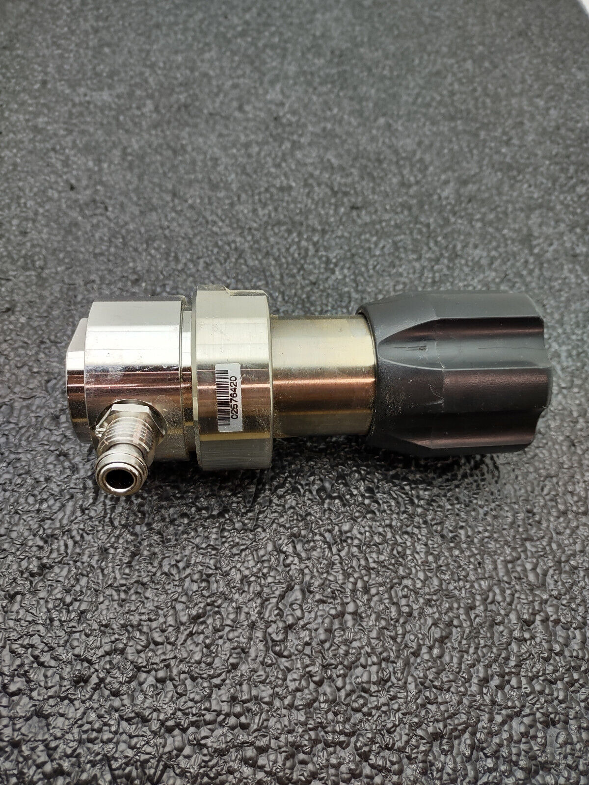 Lot of 2 APTech AP1010SM 2PW MV4 MV4 VS Regulator 3500PSI IN 100PSI Out
