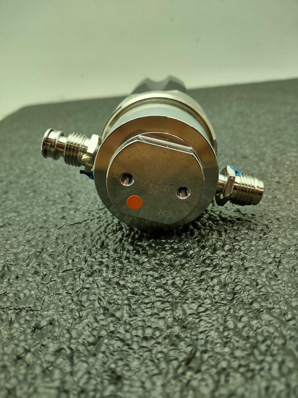 Lot of 2 APTech AP1010SM 2PW MV4 MV4 VS Regulator 3500PSI IN 100PSI Out