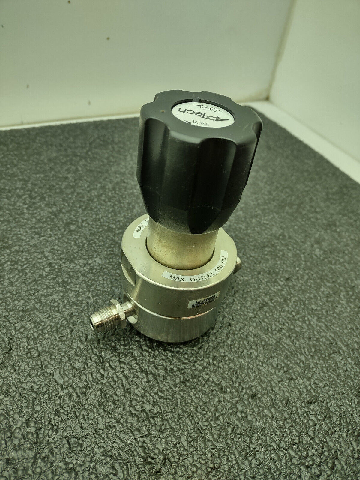 lot 3x Aptech AP1810SM 2PW MV4 MV4 Diaphragm Regulator 300PSI Input 100PSI Out