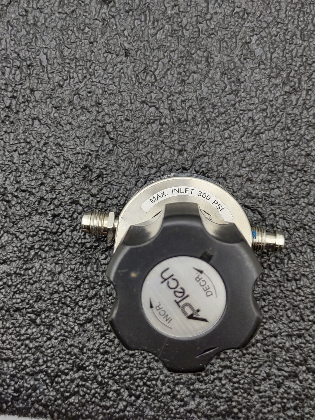 lot 3x Aptech AP1810SM 2PW MV4 MV4 Diaphragm Regulator 300PSI Input 100PSI Out
