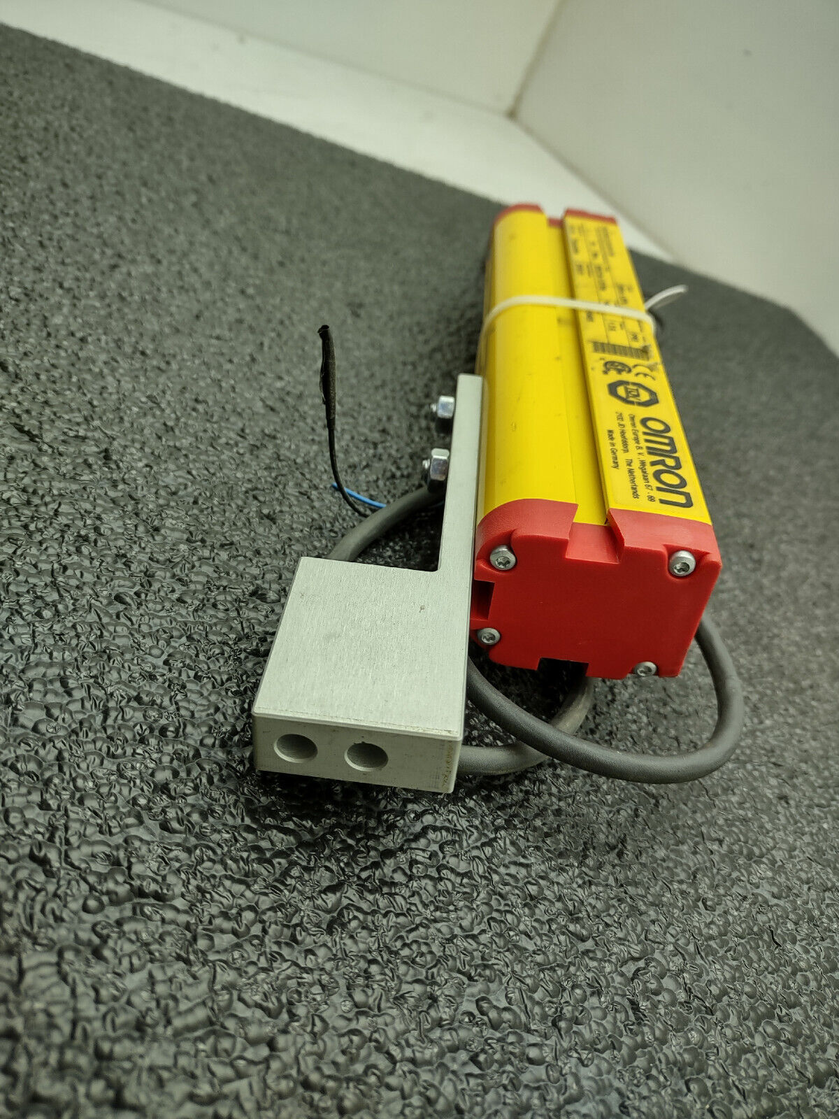 OMRON F3S-TGR-CL2A-014-150 Light Curtain Transmitter Only 161mm 24VDC