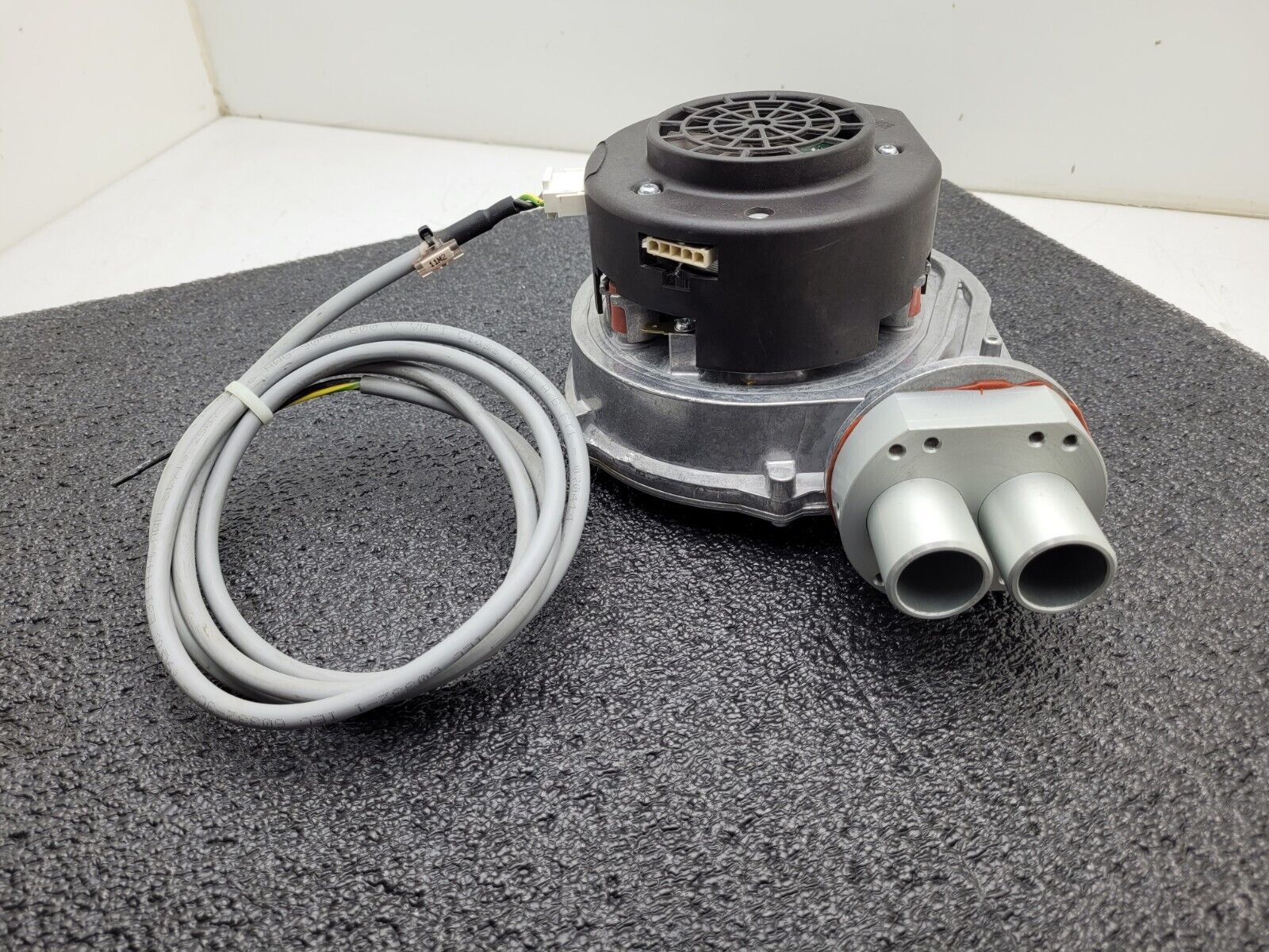 EBMPAPST RG128/1300-3612-020304-112 120VAC 90W  Centrifugal Blower Fan Twin Out