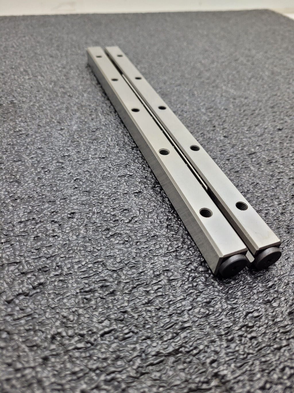 Lot of 2x Pairs of IKO CRW6-250 Linear Slide Guide Crossed Roller Way Bearings