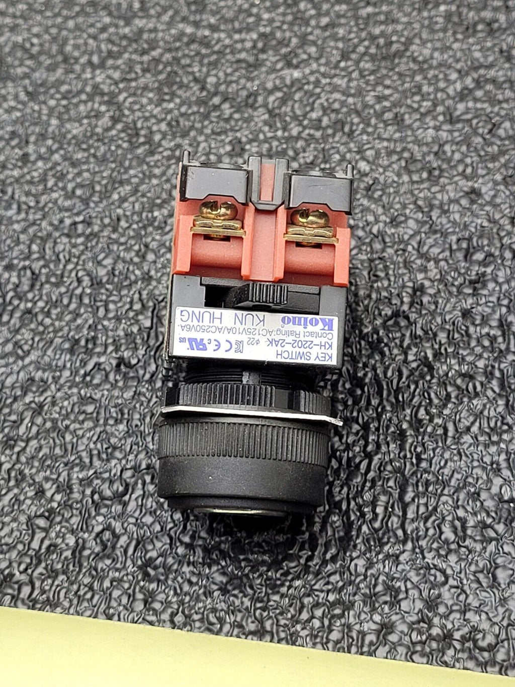 Lot of 83 Eaton 22mm M22-LED Indicating Light Illuminated Push-Button Red + More