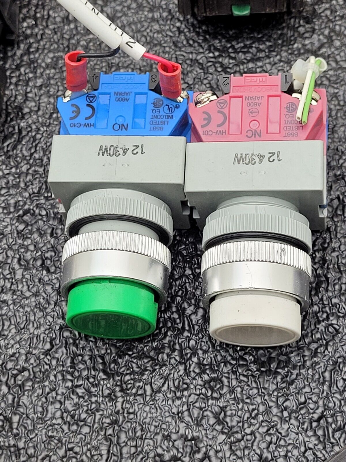 Lot of 83 Eaton 22mm M22-LED Indicating Light Illuminated Push-Button Red + More