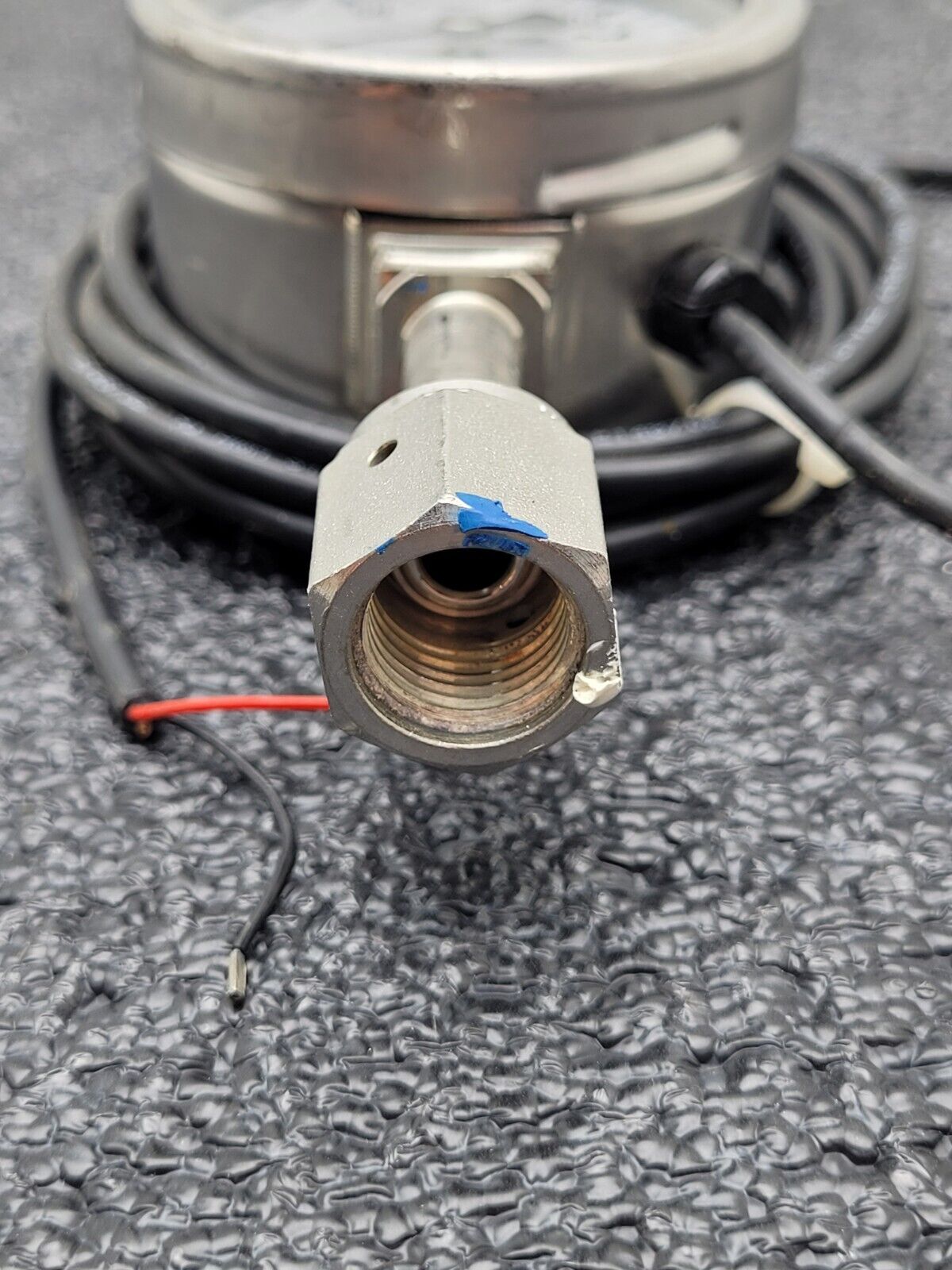 WIKA PGT23.063 150PSI Vacuum Pressure Transmitter 50851705 12-30VDC VCR Fitting