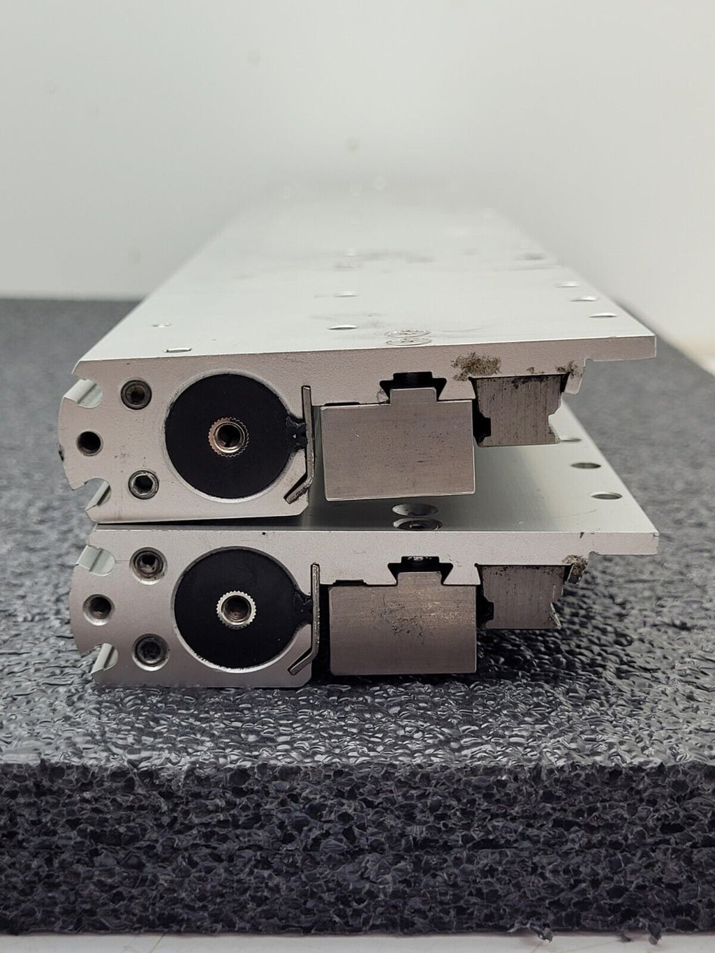 Lot of 2x FESTO SLG-18-275-YSR-A SA-208432 Linear Drive Air Actuator says: leaks