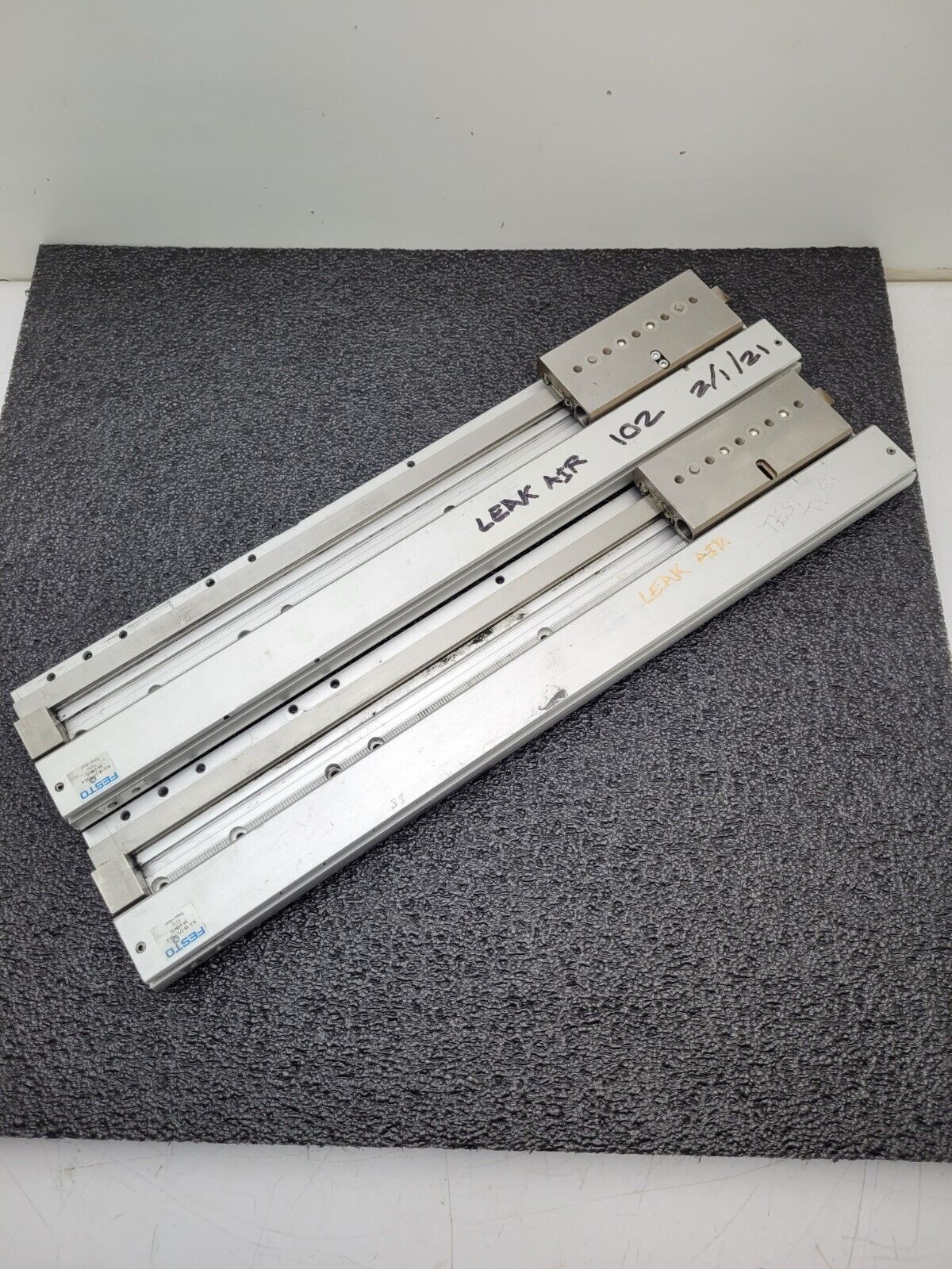 Lot of 2x FESTO SLG-18-275-YSR-A SA-208432 Linear Drive Air Actuator says: leaks