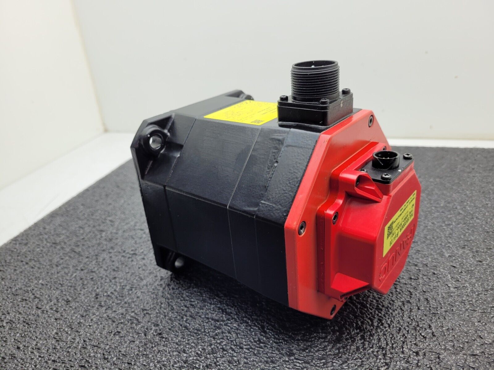 Fanuc A06B-0075-B003 AC Servo Motor 1.2kw 2000rpm Encoder A860-2020-T301 BiA128