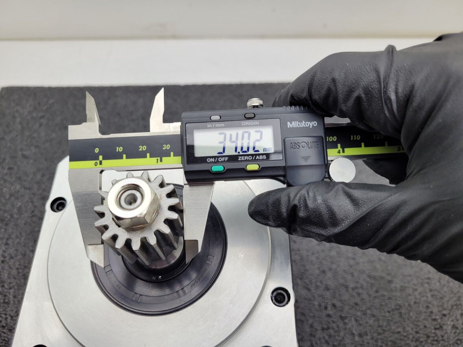 Fanuc A06B-0075-B003 AC Servo Motor 1.2kw 2000rpm Encoder A860-2020-T301 BiA128