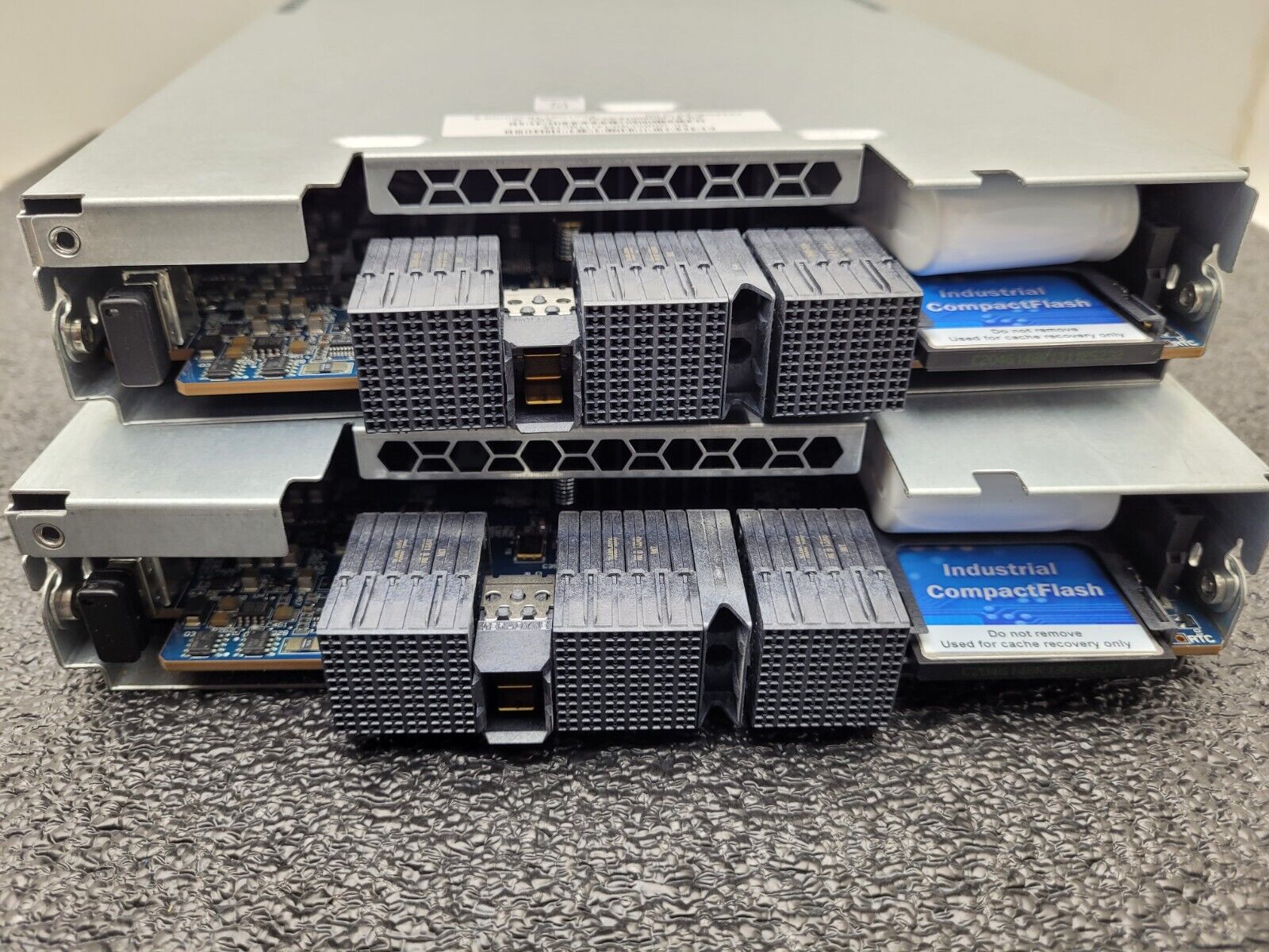 Pair HP storage controller 81-00000078-00-02 MSA 2040 SAN 48x4 4xCNC RIOM-LX 4GB