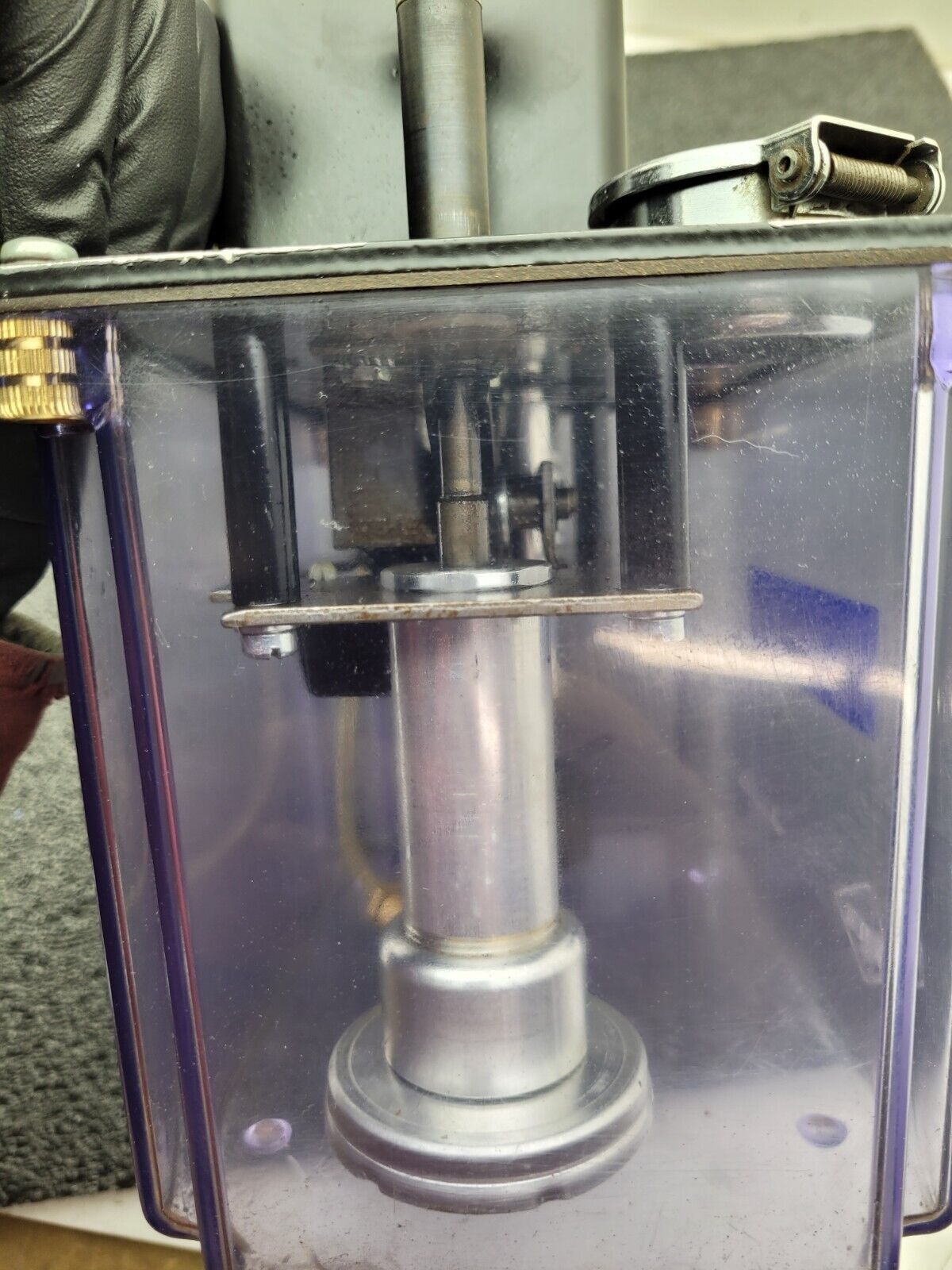 Bijur Machine Auto Lubricator Pump 34819 500PSI