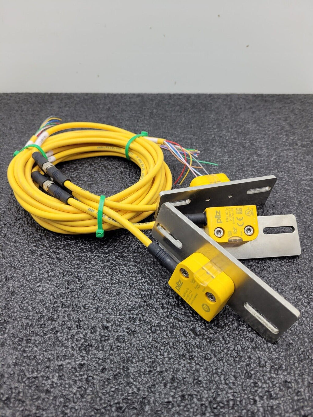 Lot of 3x Pilz PSEN CS3.1P  541060 v1.3  SWITCH Non-Contact RFiD Safety Switch