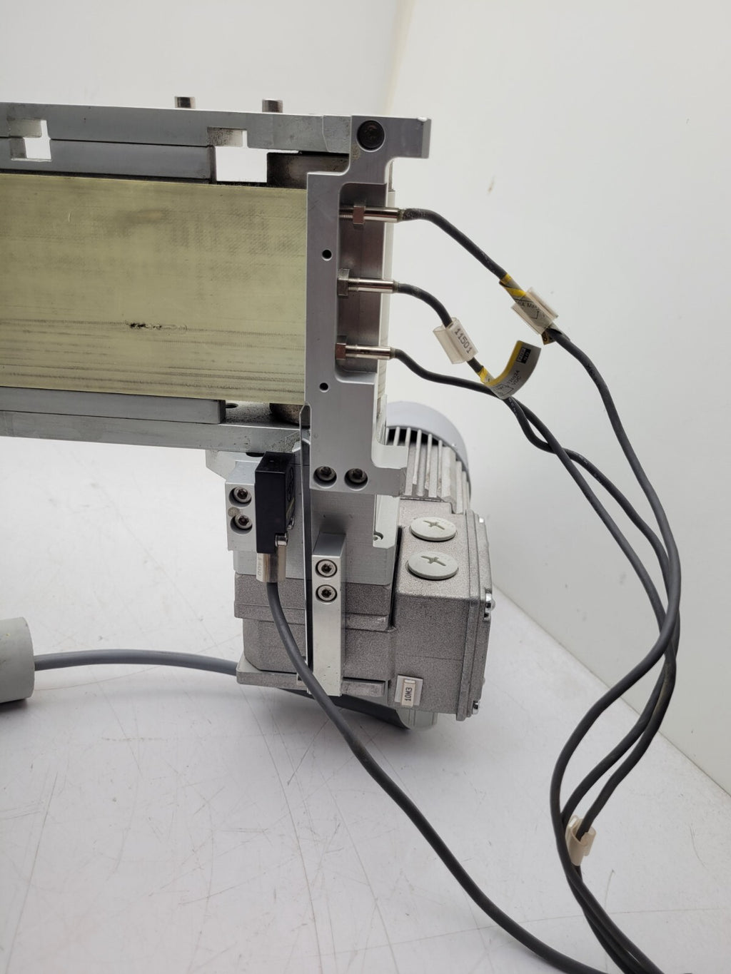 MiniMotor GearMotor Belt Conveyor 30" x 3" 230VAC 50Hz 1:30 Gear Reduction
