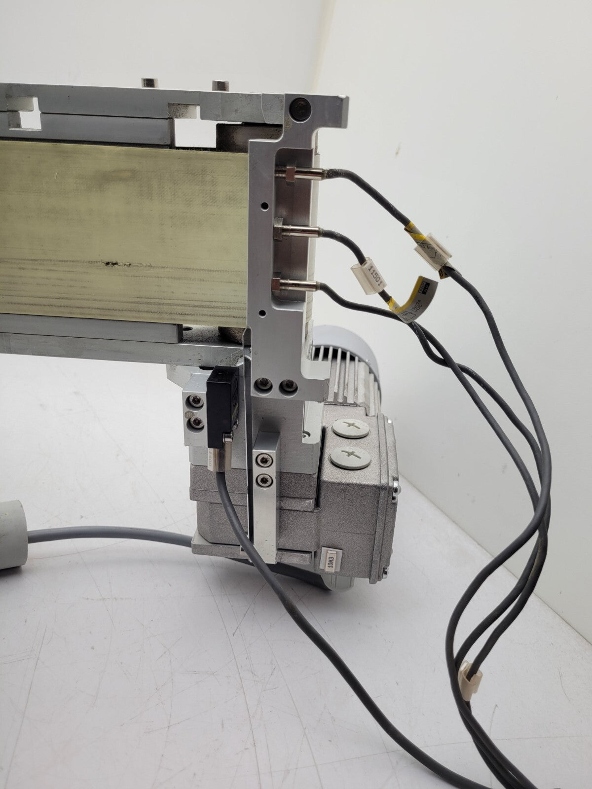 MiniMotor GearMotor Belt Conveyor 30" x 3" 230VAC 50Hz 1:30 Gear Reduction