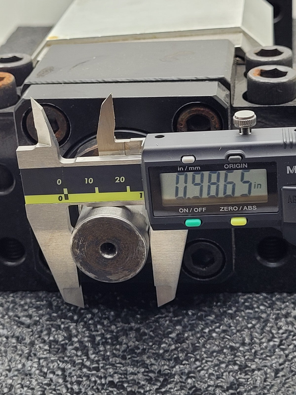 Ball Screw 3.5" travel 0.37" Pitch 1" input shaft 1.5" major Diameter Heavy Duty