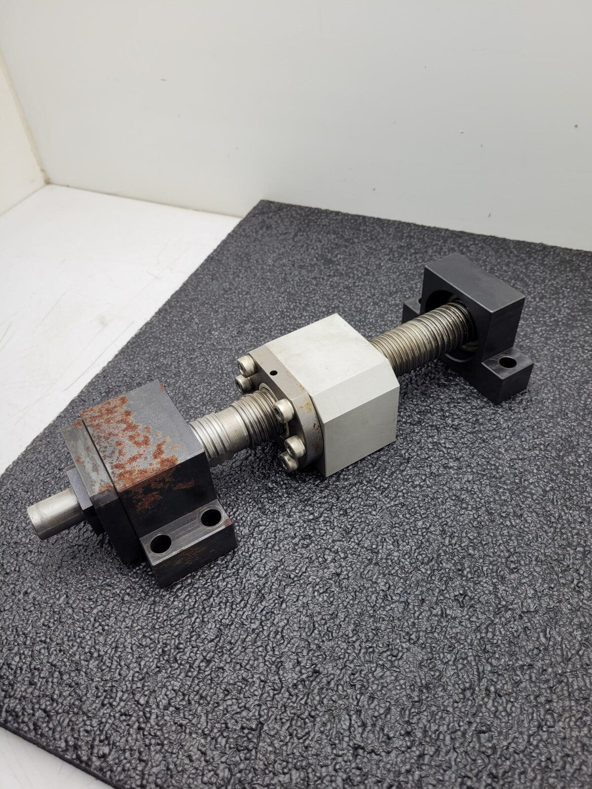 Ball Screw 4" travel 0.2" Pitch 0.7" input shaft 1.17" major Diameter Heavy Duty