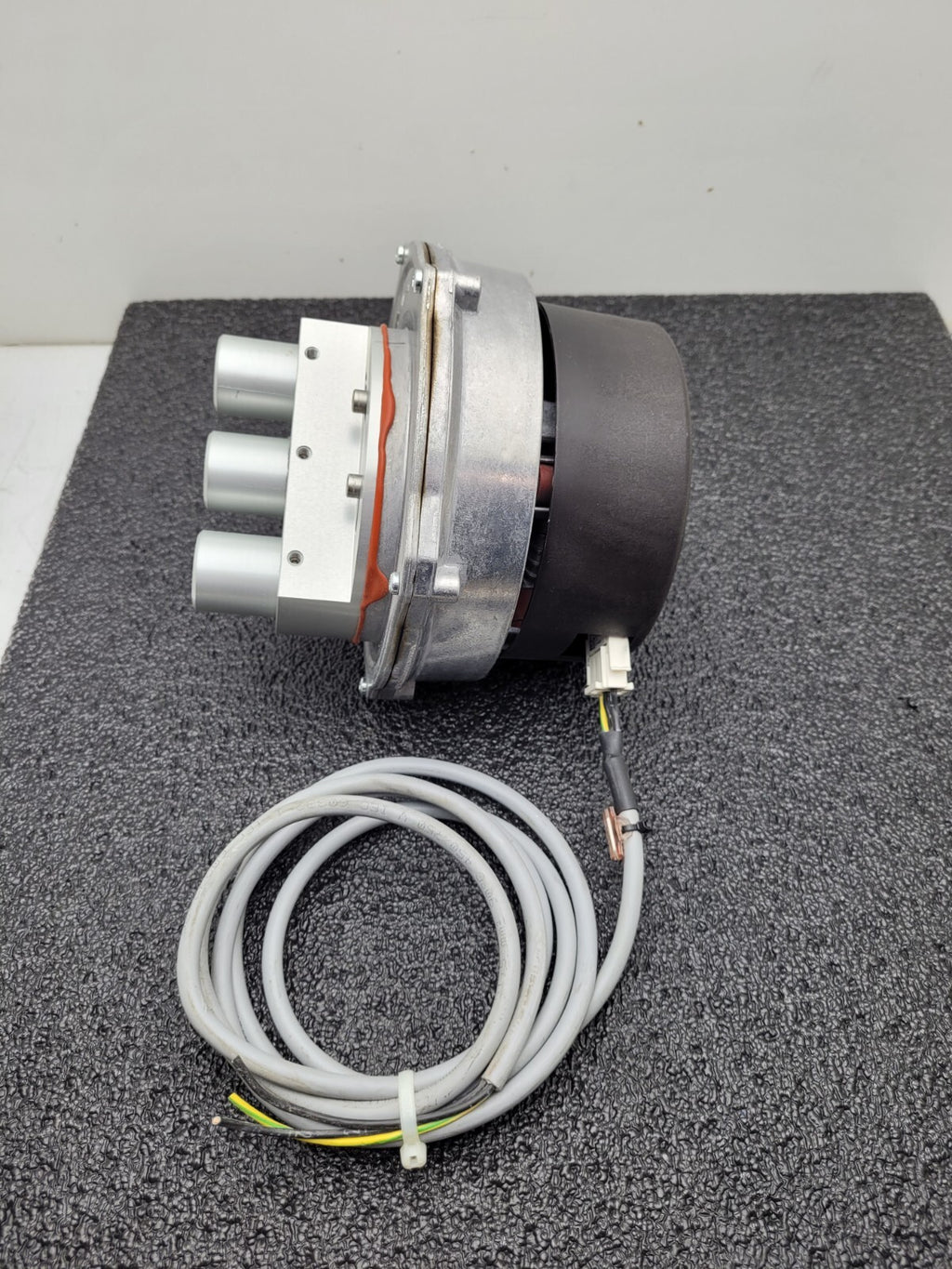 EBMPAPST RG128/1300-3612-020304-112 120VAC 90W Centrifugal Blower Fan 3x Outlet
