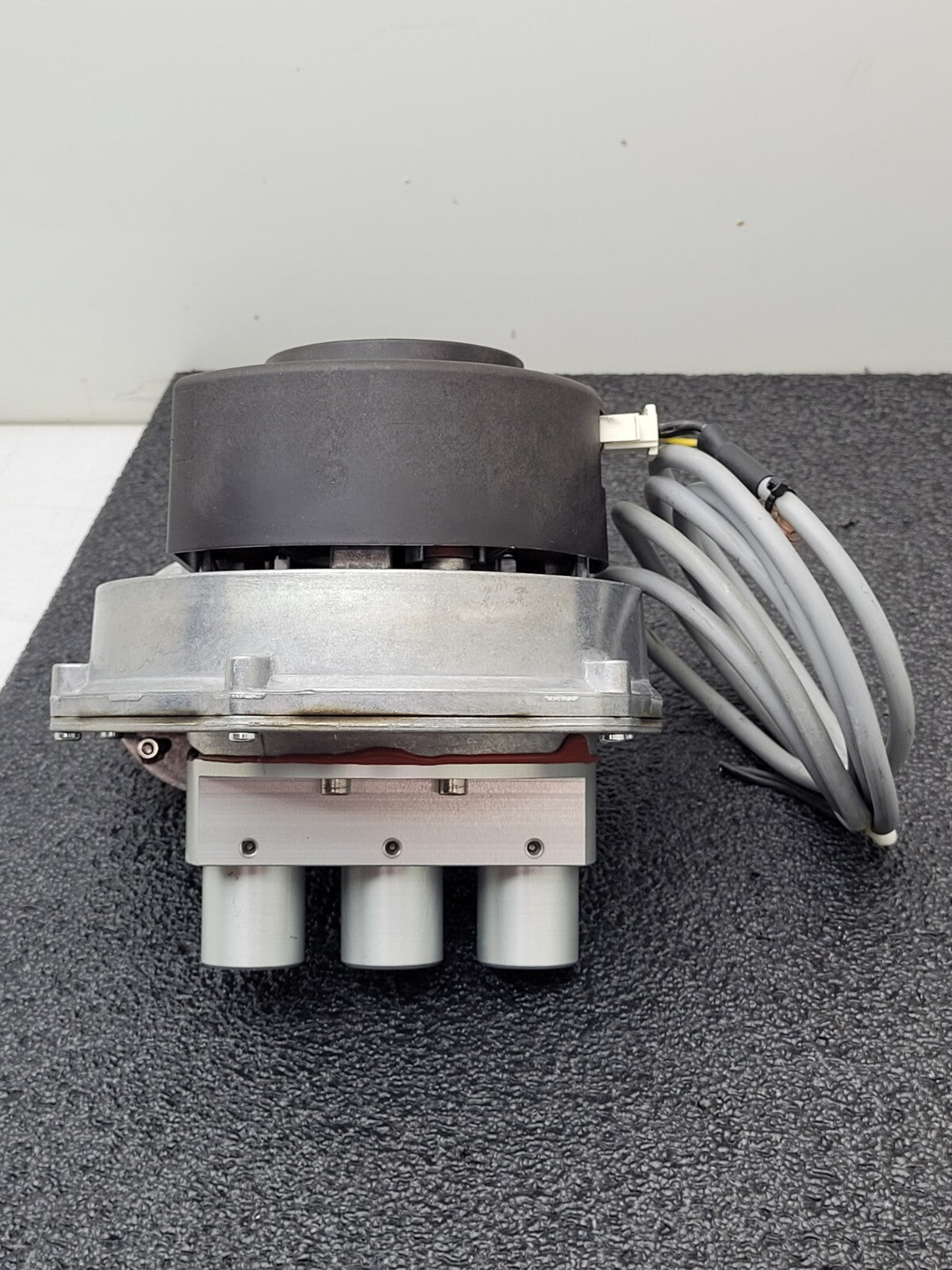 EBMPAPST RG128/1300-3612-020304-112 120VAC 90W Centrifugal Blower Fan 3x Outlet