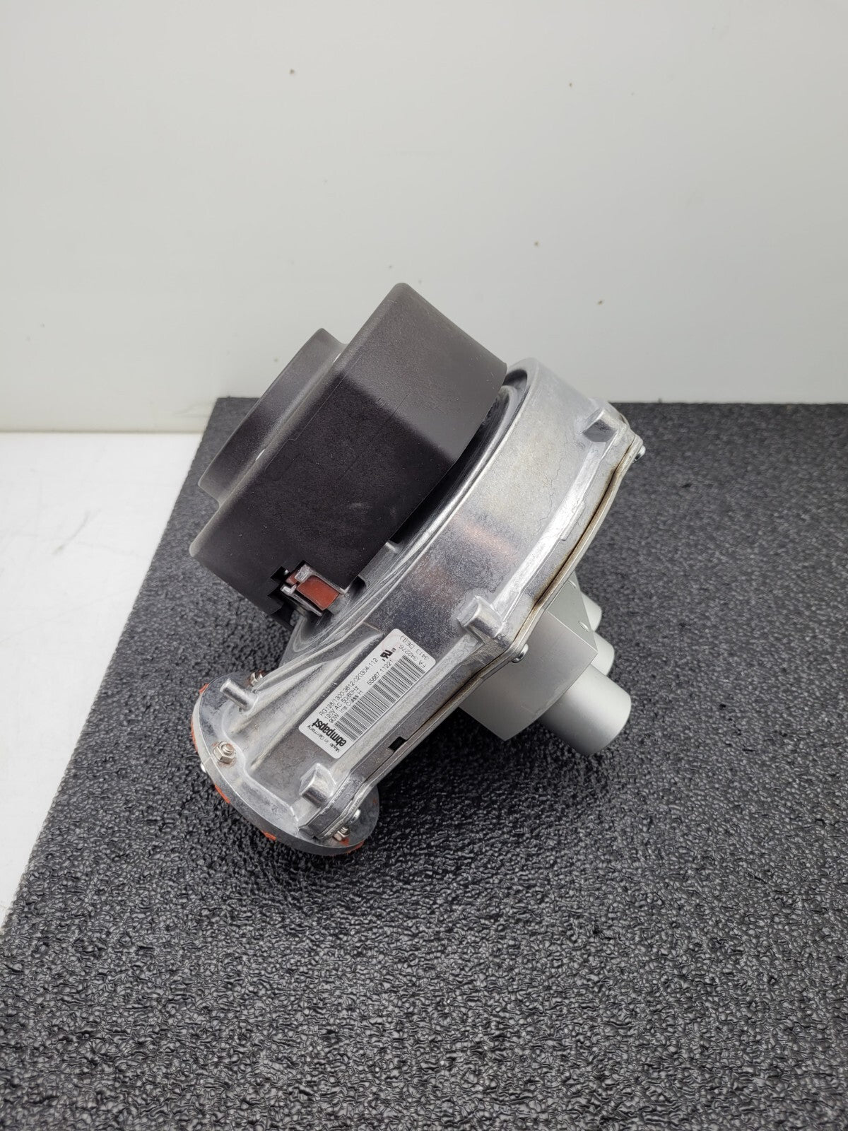 EBMPAPST RG128/1300-3612-020304-112 120VAC 90W Centrifugal Blower Fan 3x Outlet