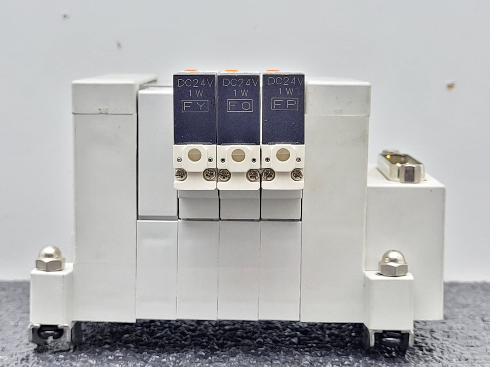 4x SMC Pneumatic Valve Block Solenoid Manifold 24VDC 26 Valves Total Lot E DB25