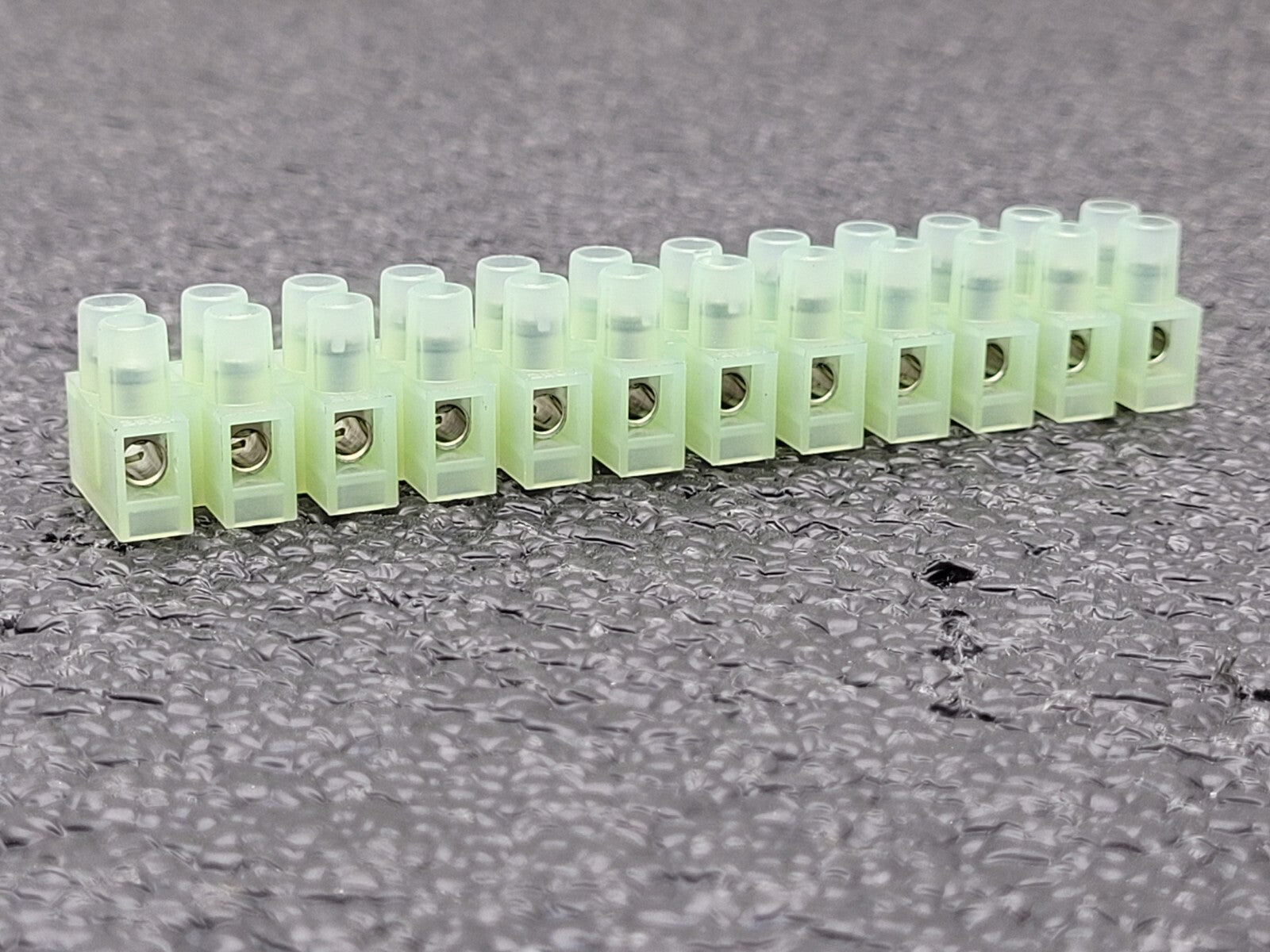 Box of 50 New BM GROUP M092 Nylon Terminal Block 12 Position 16-20AWG 600V