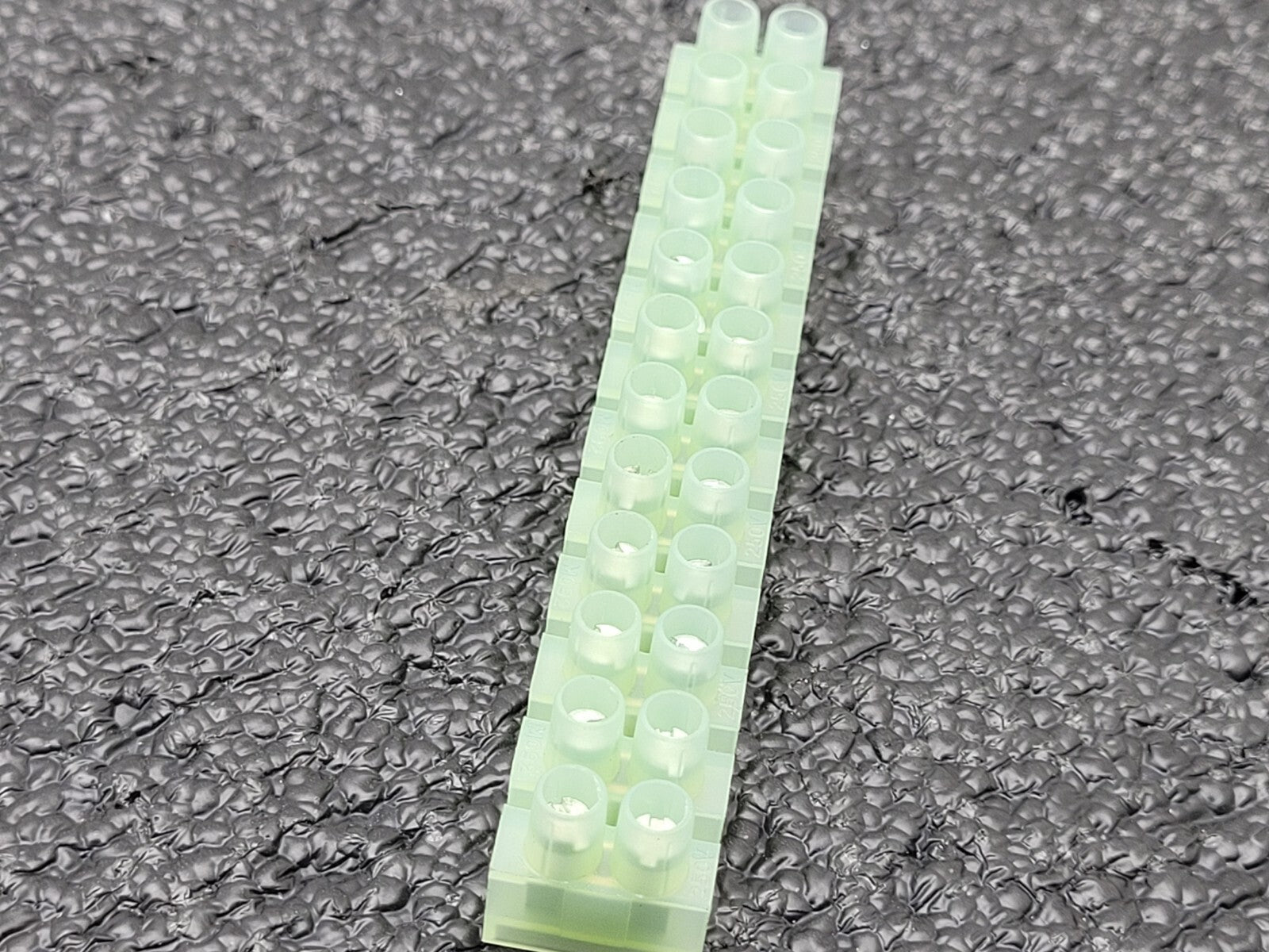 Box of 50 New BM GROUP M092 Nylon Terminal Block 12 Position 16-20AWG 600V