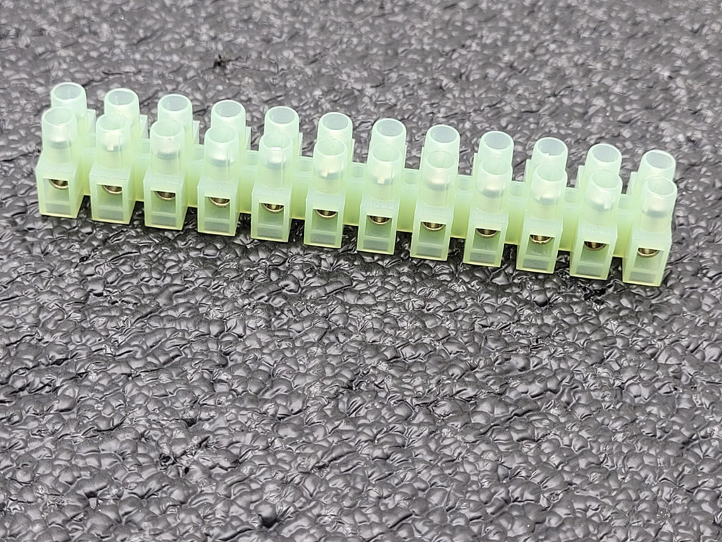 Box of 50 New BM GROUP M092 Nylon Terminal Block 12 Position 16-20AWG 600V
