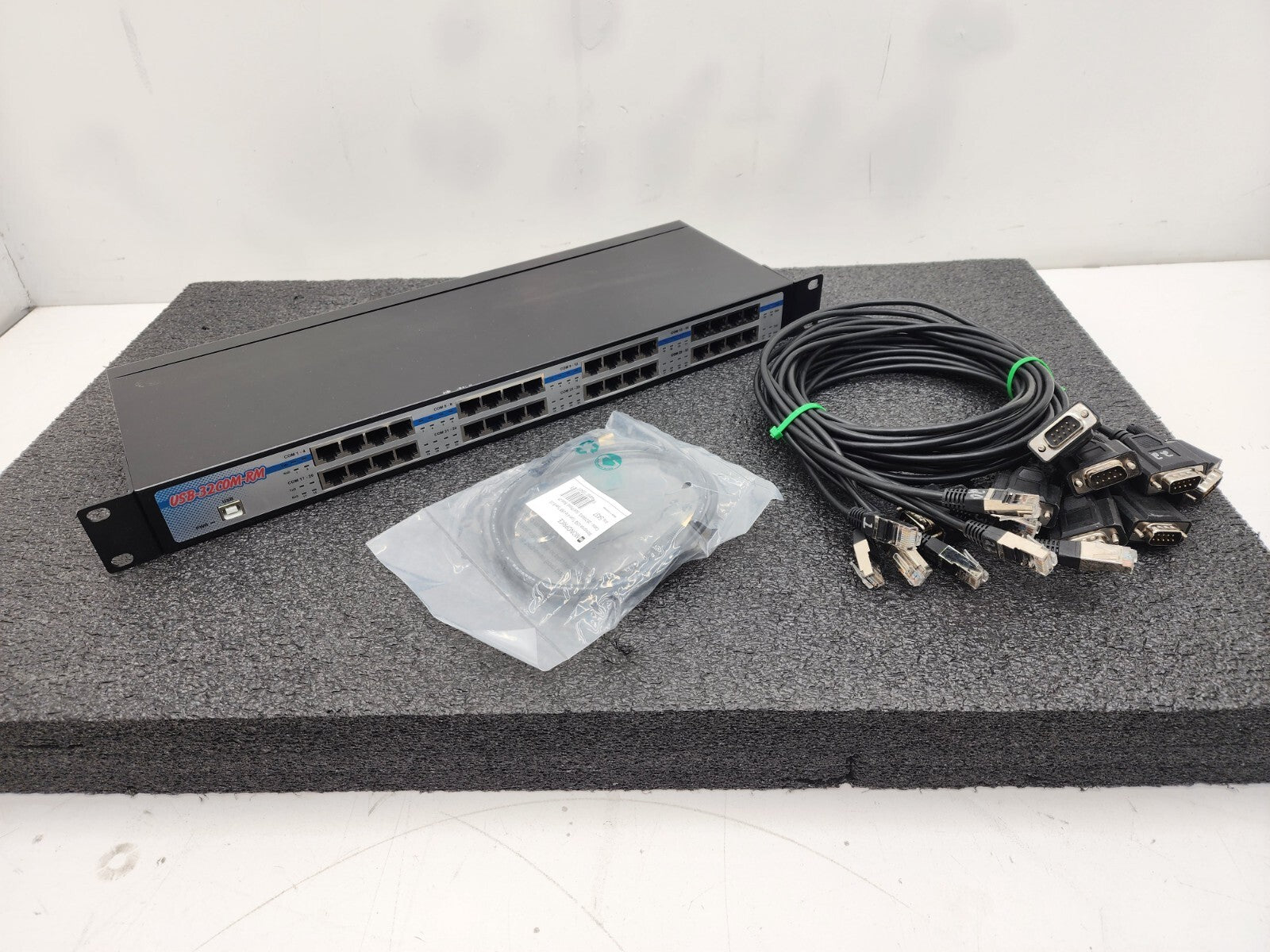 Coolgear USB to 32 Port COM RS-232 Serial Adapter FTDI Chipset USB-32COM-RM Ears