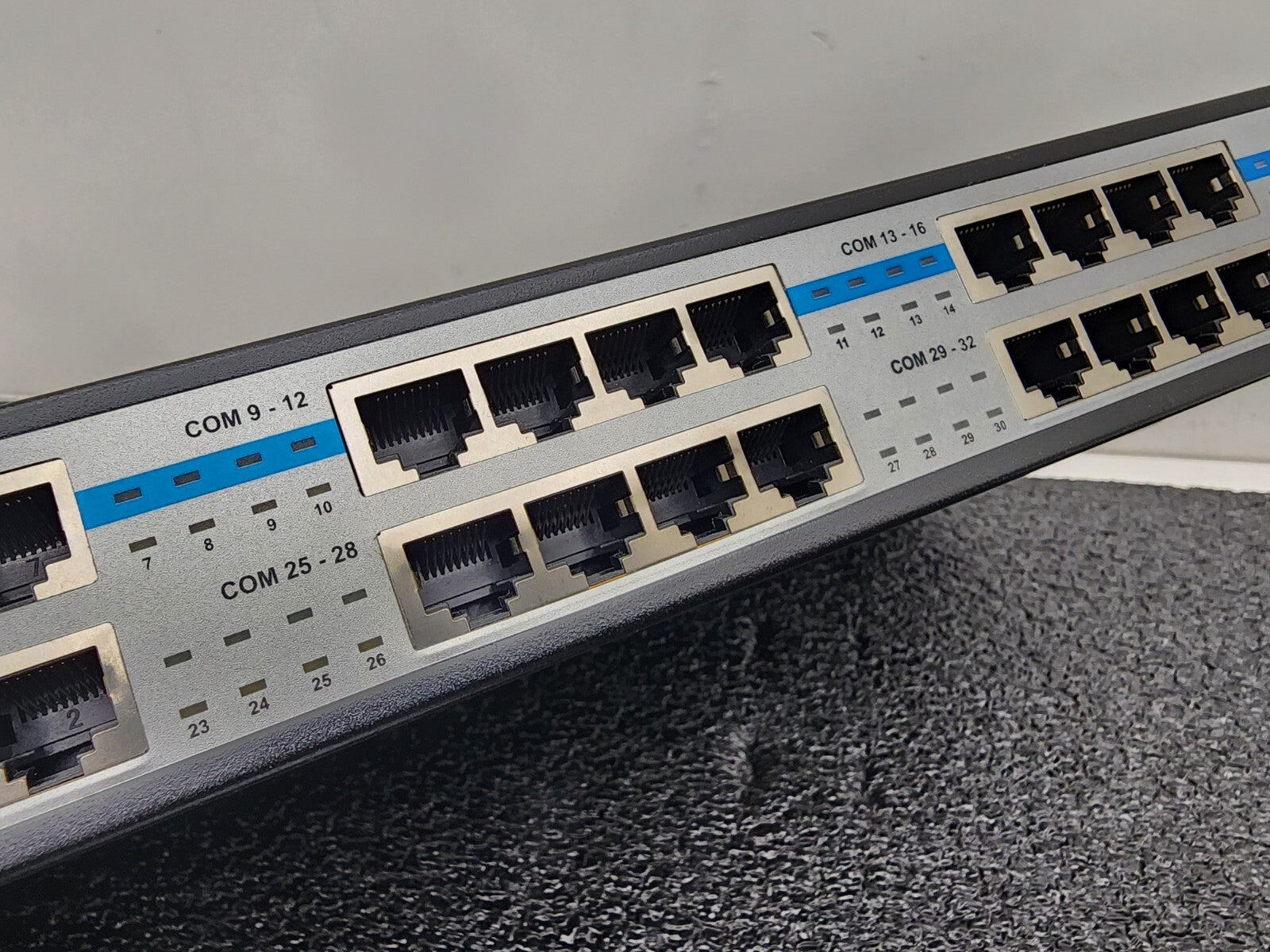 Coolgear USB to 32 Port COM RS-232 Serial Adapter FTDI Chipset USB-32COM-RM Ears