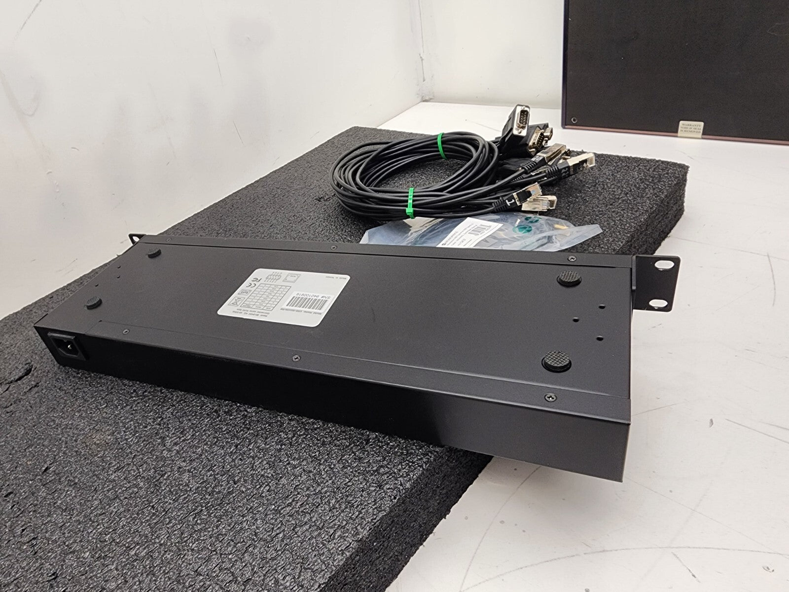 Coolgear USB to 32 Port COM RS-232 Serial Adapter FTDI Chipset USB-32COM-RM Ears