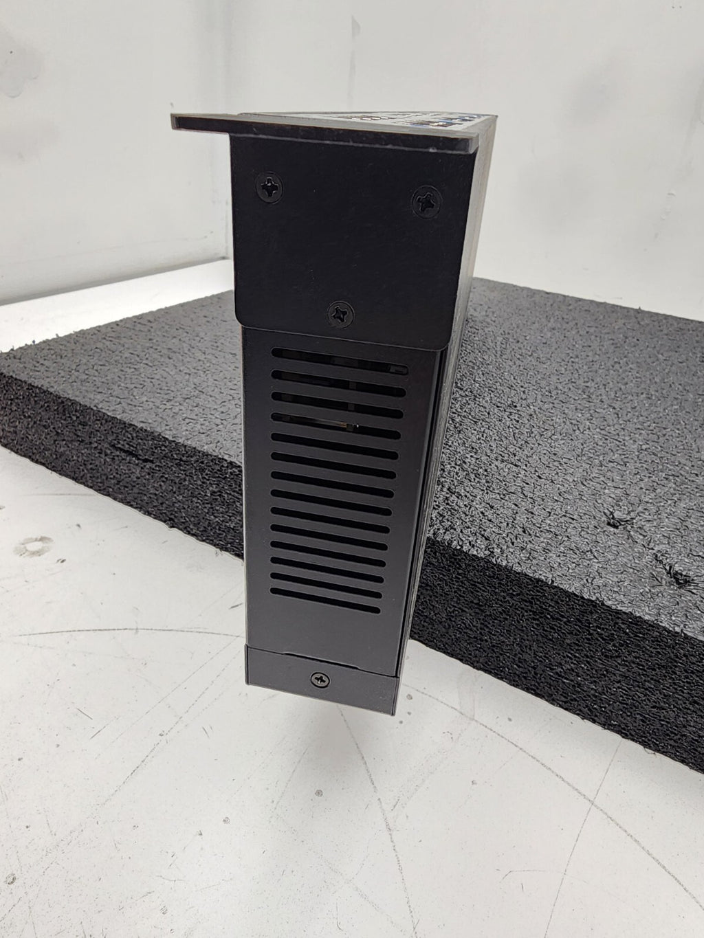 Coolgear USB to 32 Port COM RS-232 Serial Adapter FTDI Chipset USB-32COM-RM Ears