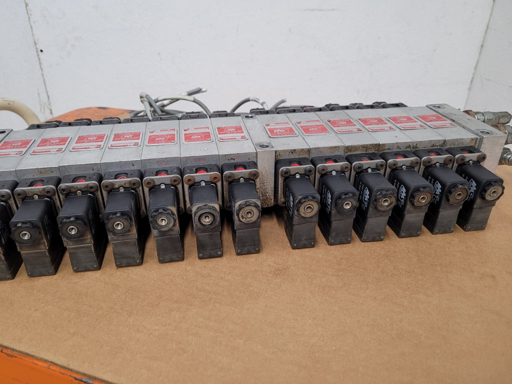 Lot of 13x AAA Products Air Gas Solenoid 12V Valve Manifold EBSS2Q 150PSI 26 Out