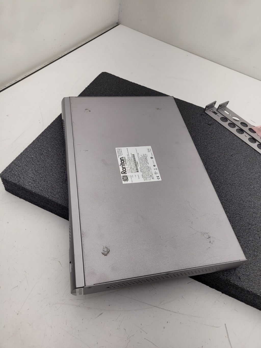 Raritan DKSX2-188 8 Port KVM Over IP Switch Dominion KSX II 8 serial port 8 KVM