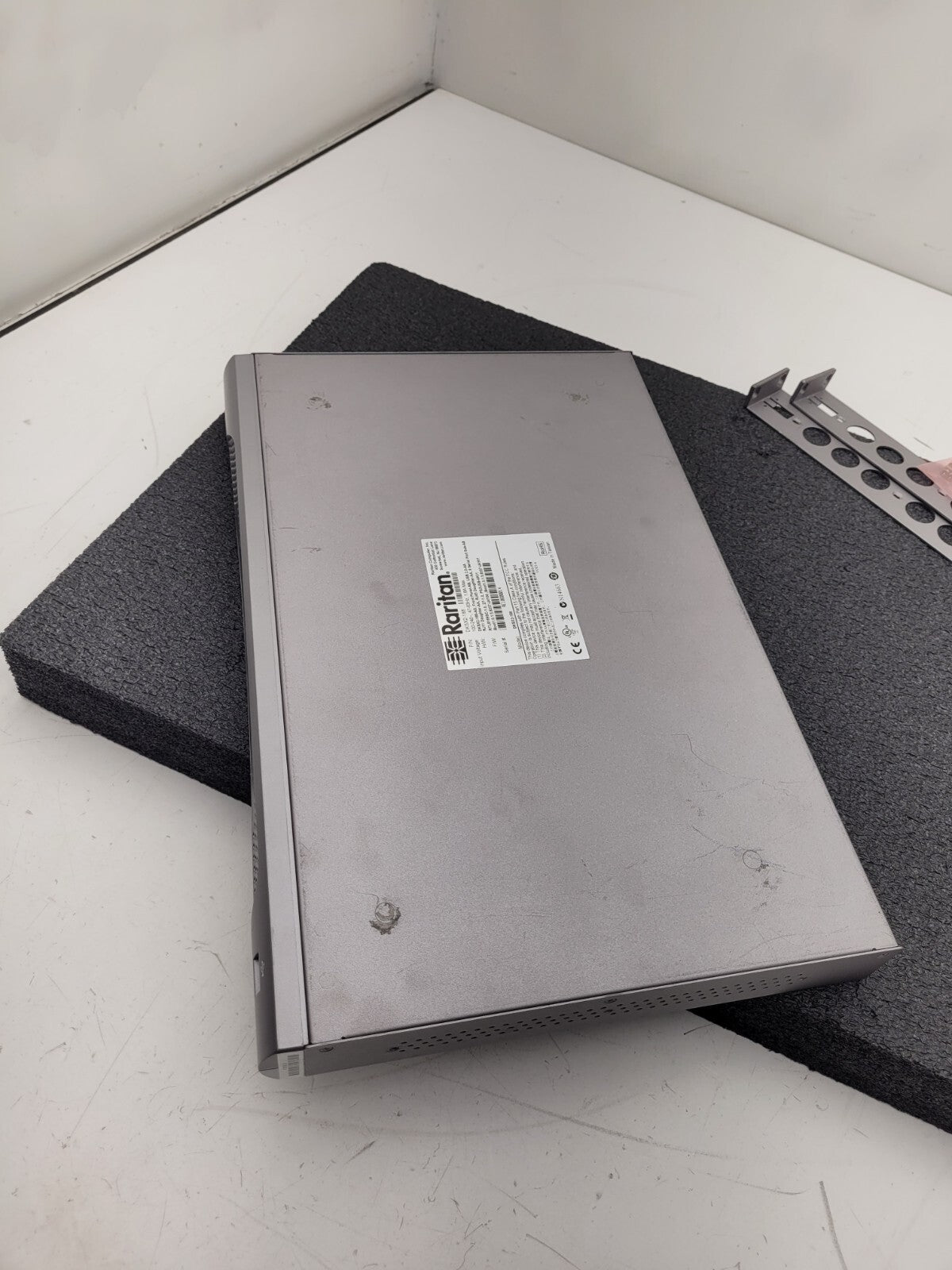 Raritan DKSX2-188 8 Port KVM Over IP Switch Dominion KSX II 8 serial port 8 KVM