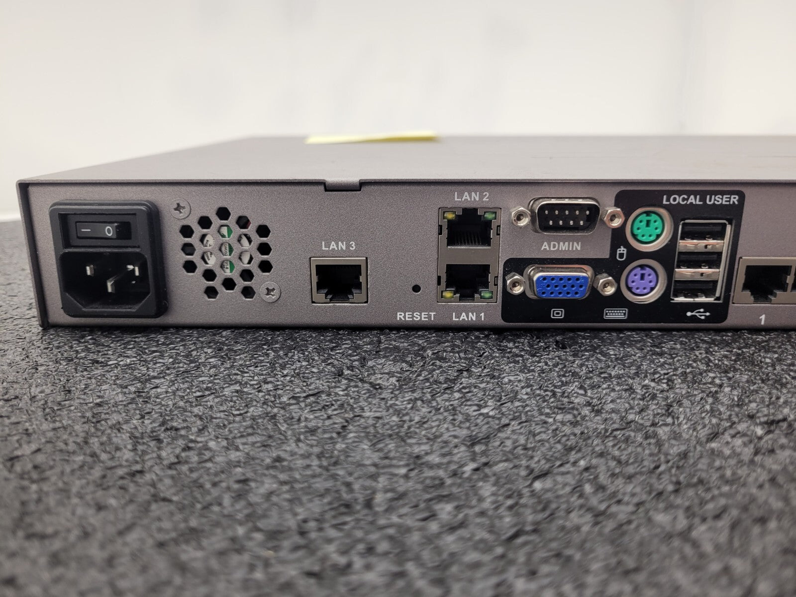 Raritan DKSX2-188 8 Port KVM Over IP Switch Dominion KSX II 8 serial port 8 KVM