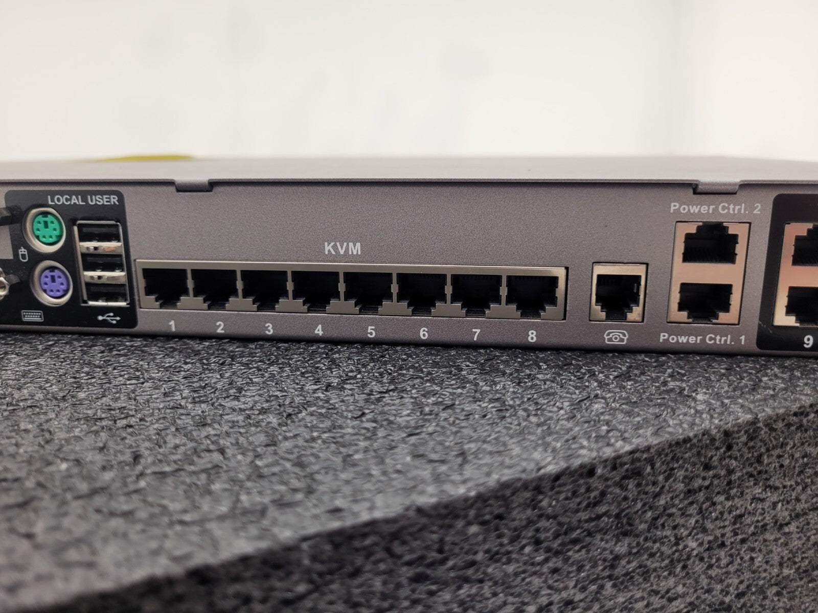 Raritan DKSX2-188 8 Port KVM Over IP Switch Dominion KSX II 8 serial port 8 KVM