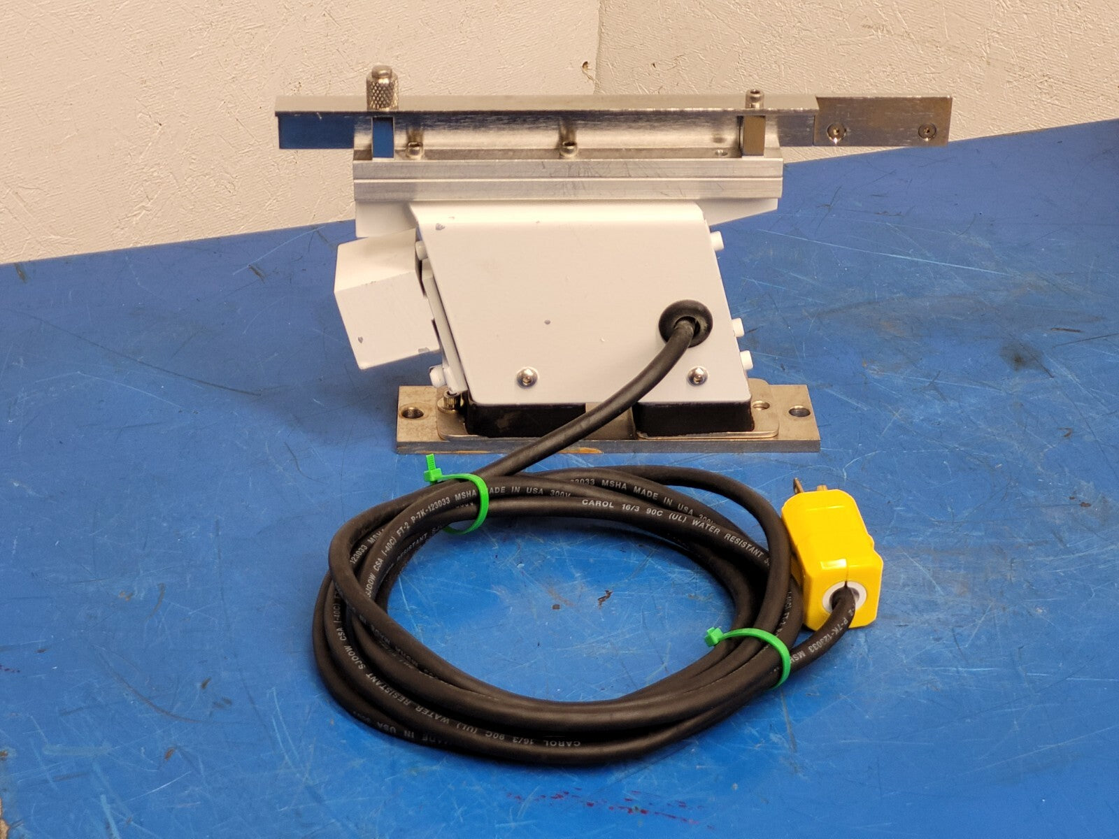 Service Engineering Inc 8" Vibratory Feeder Bowl and 11" Linear Feeder 24935-1
