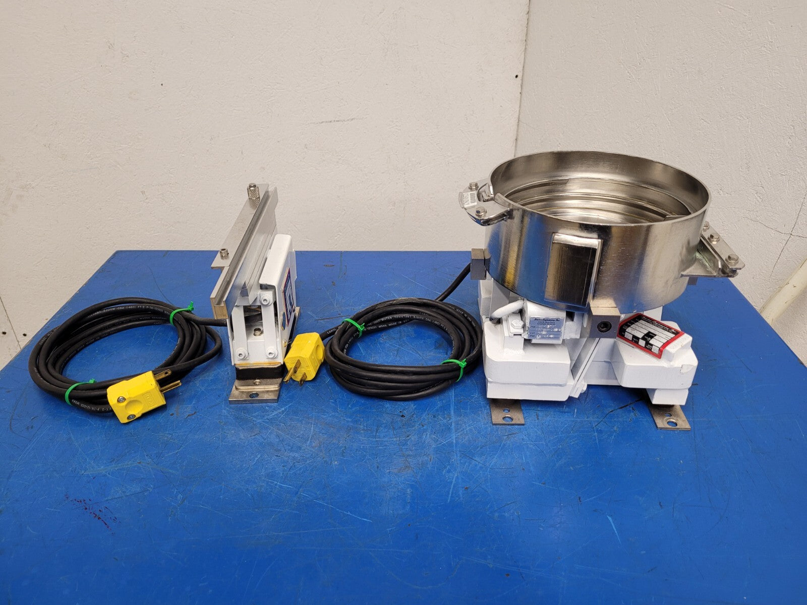 Service Engineering Inc 8" Vibratory Feeder Bowl and 11" Linear Feeder 24935-1
