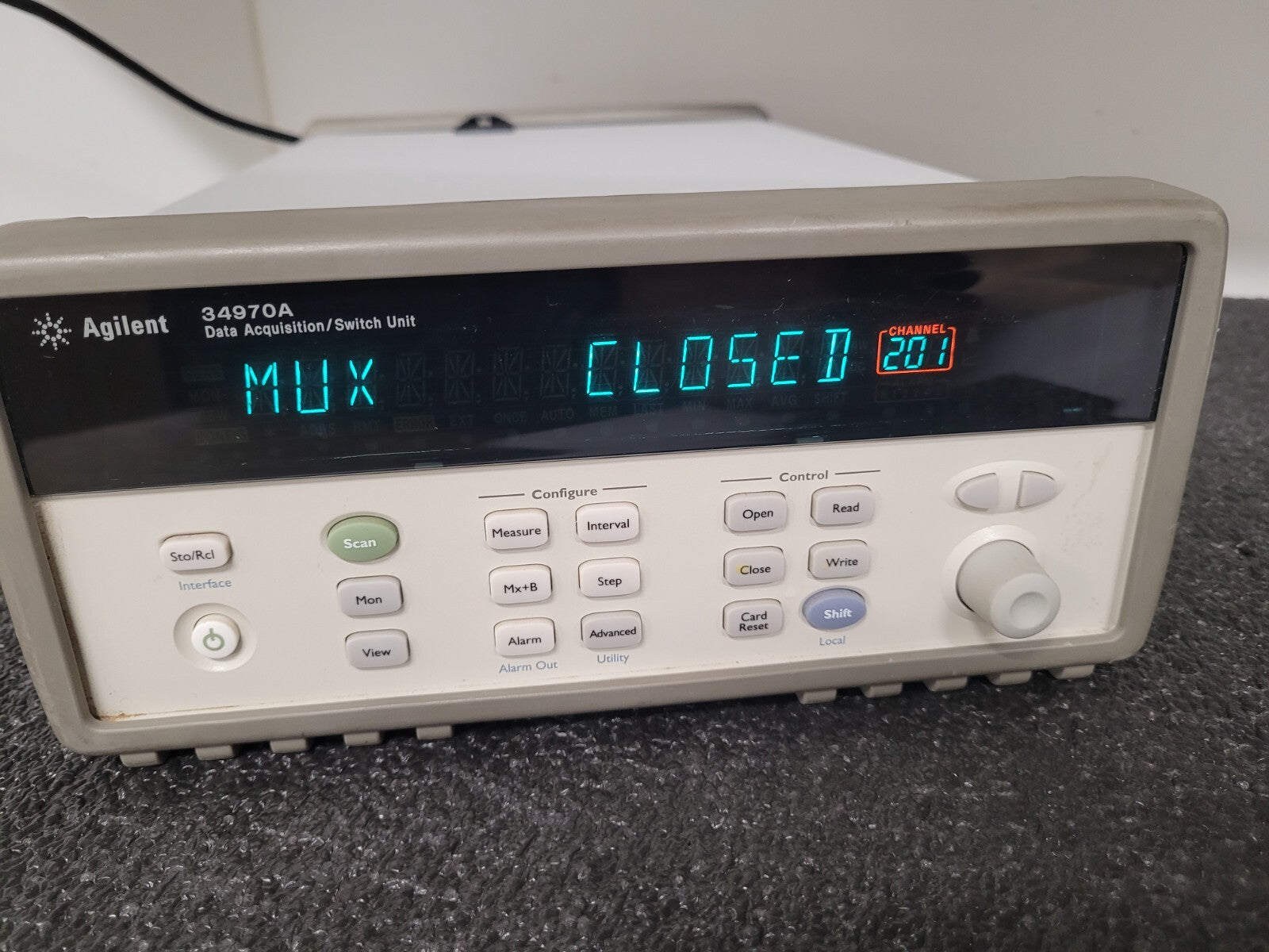 AGILENT 34970A Data Acquisition / Data Logger Switch Unit Passes Self Test