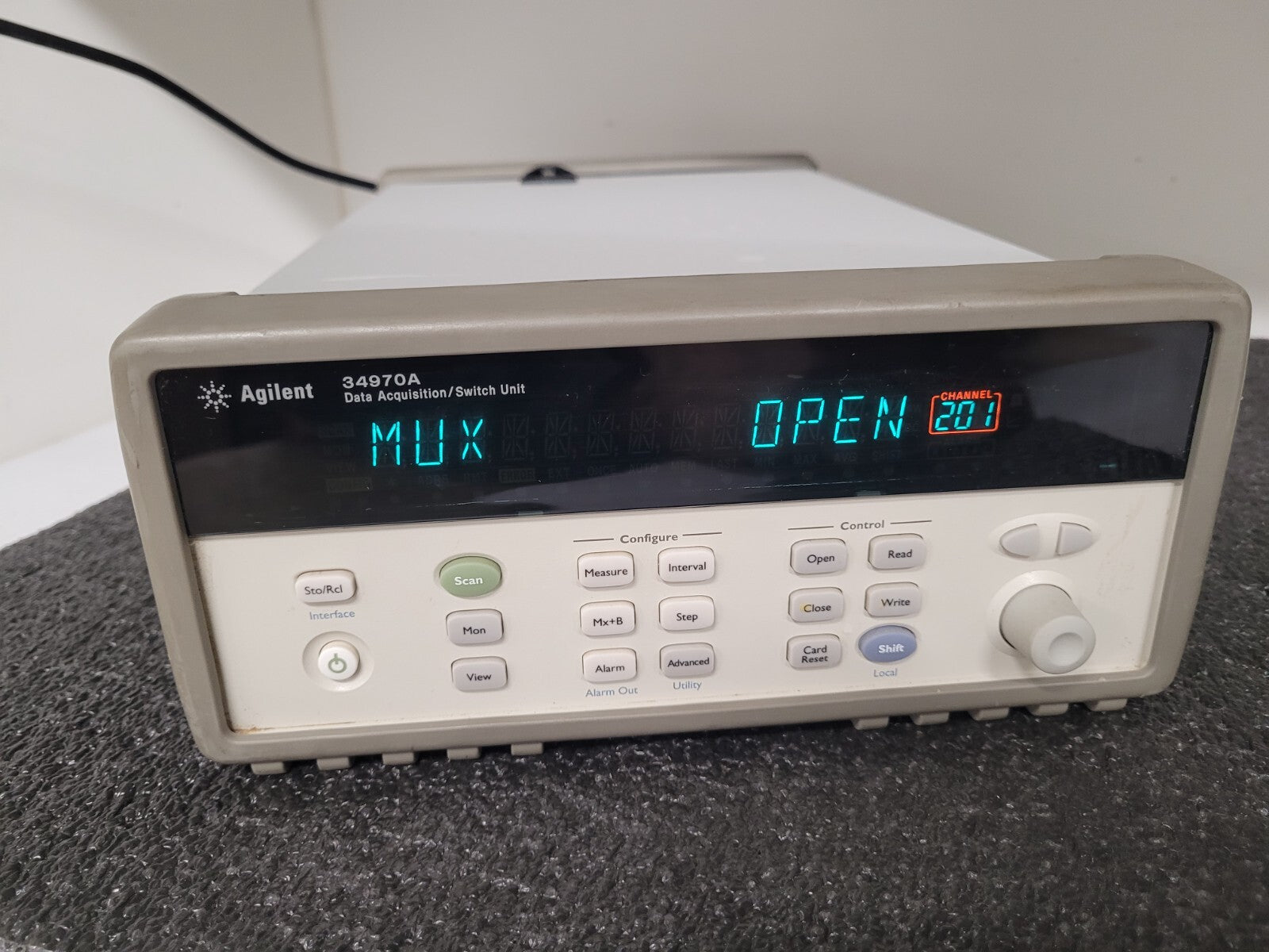 AGILENT 34970A Data Acquisition / Data Logger Switch Unit Passes Self Test