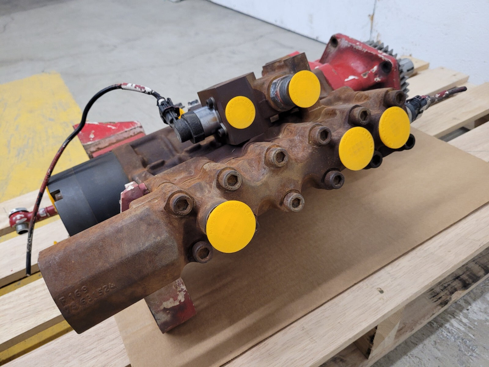 Cummins Bosch QSK50 QSK60 Fuel Injection Pump Assembly 5540246 MCRS F00BC00114